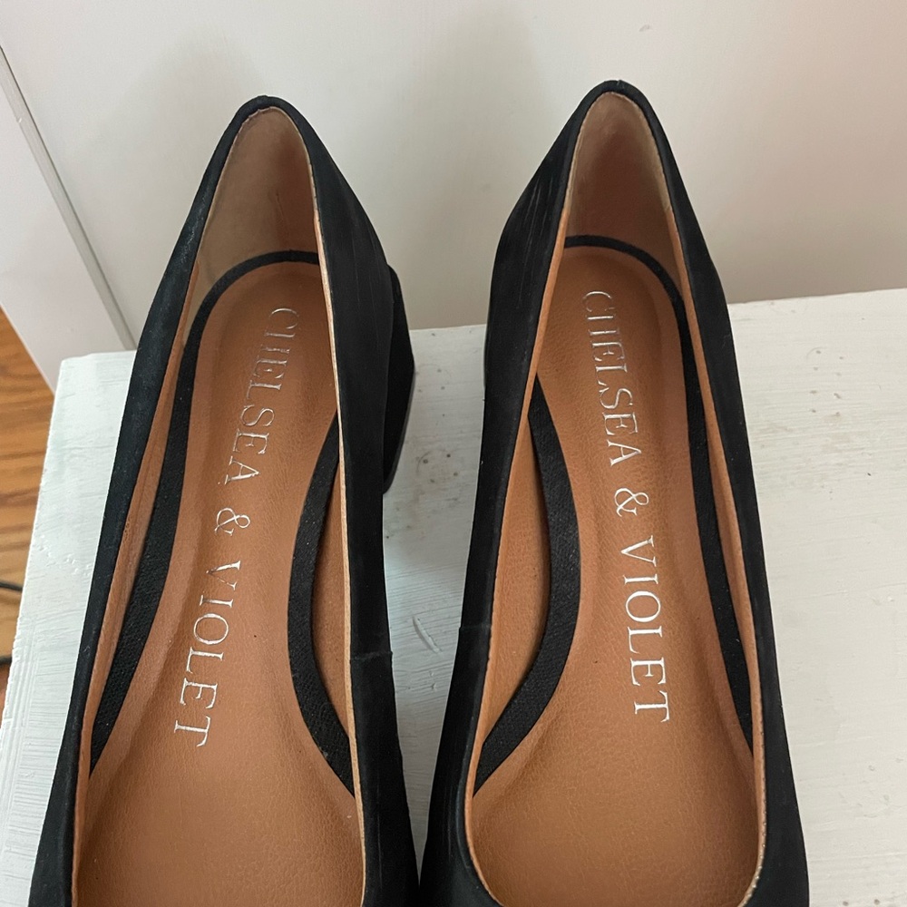 Chelsea & Violet Classic Black Low Block Heel Pumps for Women - Picture 2 of 5
